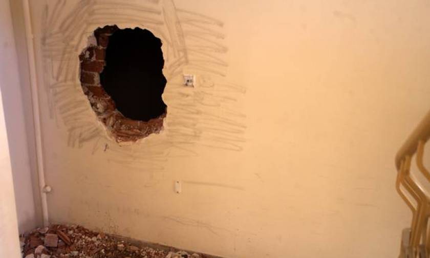 Απίστευτο: Έσκαψαν τοίχο ξενοδοχείου στη Λάρισα και «τρύπωσαν» σε φαρμακείο!