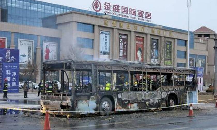 Κίνα: Καταζητείται ύποπτος για τον εμπρησμό λεωφορείου με 14 νεκρούς