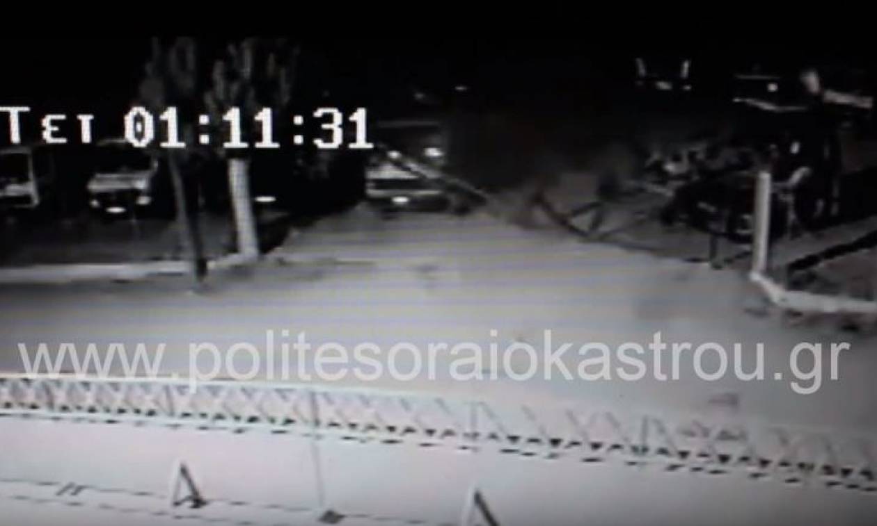 Ωραιόκαστρο: Γκρέμισαν αυλόπορτα με μπουλντόζα και έκλεψαν δύο φορτηγά (video)