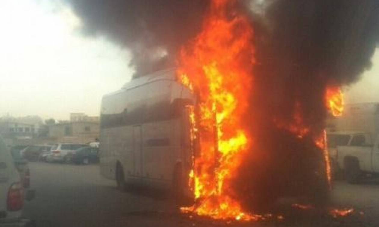 Σ. Αραβία: Ένοπλοι πυρπόλησαν λεωφορείο