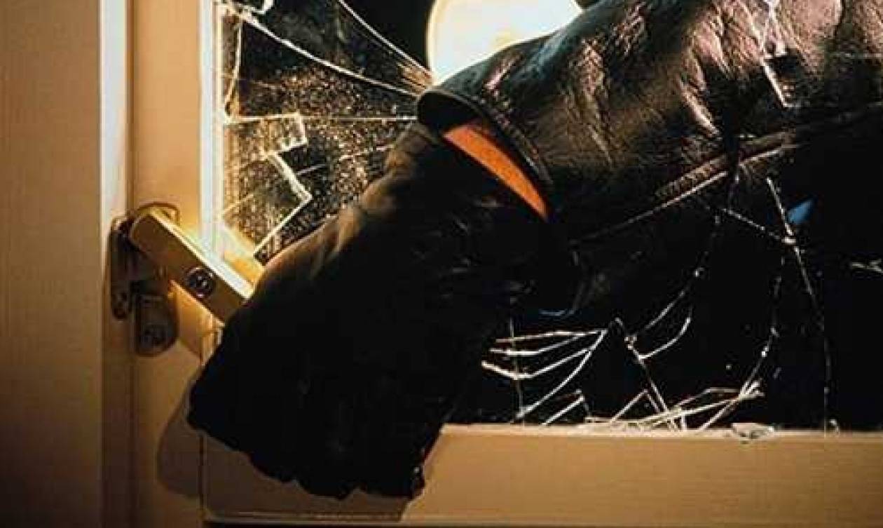 Ηράκλειο: Στα χέρια της αστυνομίας κλέφτης που είχε «ρημάξει» σπίτια και καταστήματα