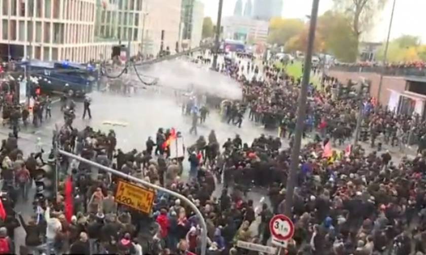 Γερμανία: Συγκρούσεις μεταξύ ακροδεξιών διαδηλωτών και αστυνομικών στην Κολωνία