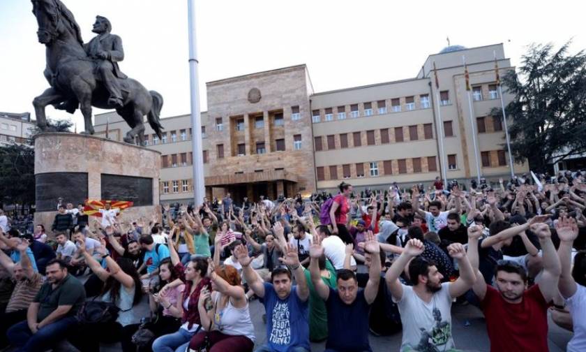 Ρευστό το πολιτικό σκηνικό στα Σκόπια, ανοιχτό το ενδεχόμενο αναβολής των εκλογών