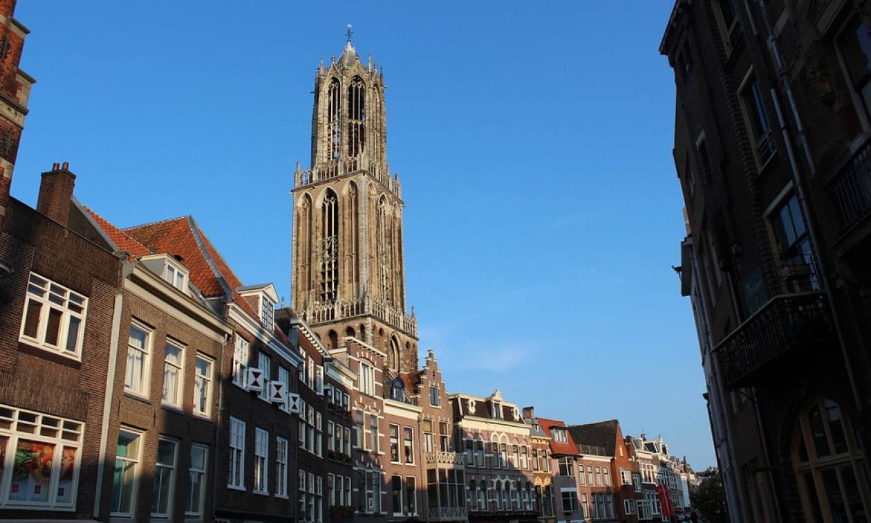 Ολλανδία: Οι καμπάνες εκκλησίας χτυπούν στους ρυθμούς του «Space Oddity» (vid)