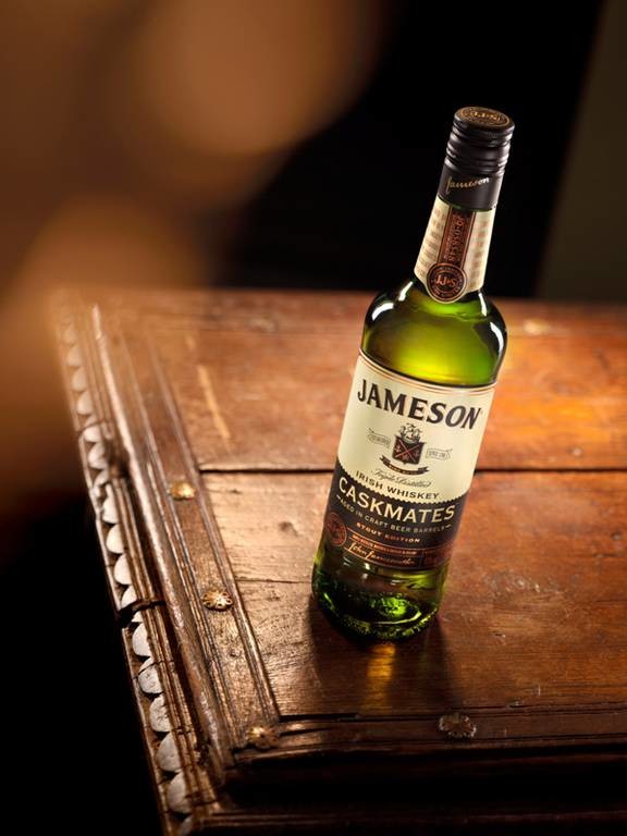 To Jameson Irish Whiskey, παρουσιάζει μια stout εκδοχή του, με παλαίωση σε βαρέλια μαύρης μπύρας