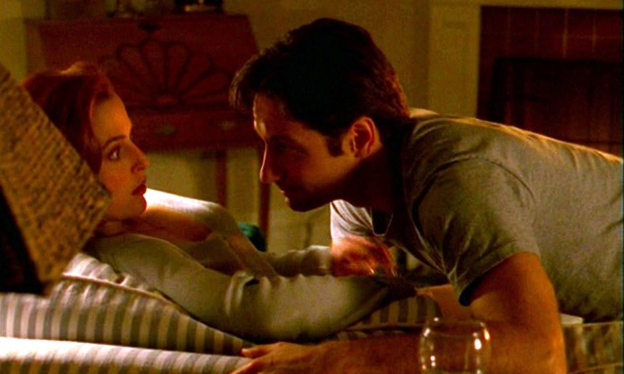 Δείτε τον Μόλντερ και τη Σκάλι από το X-Files να κάνουν επιτέλους σεξ! (video)