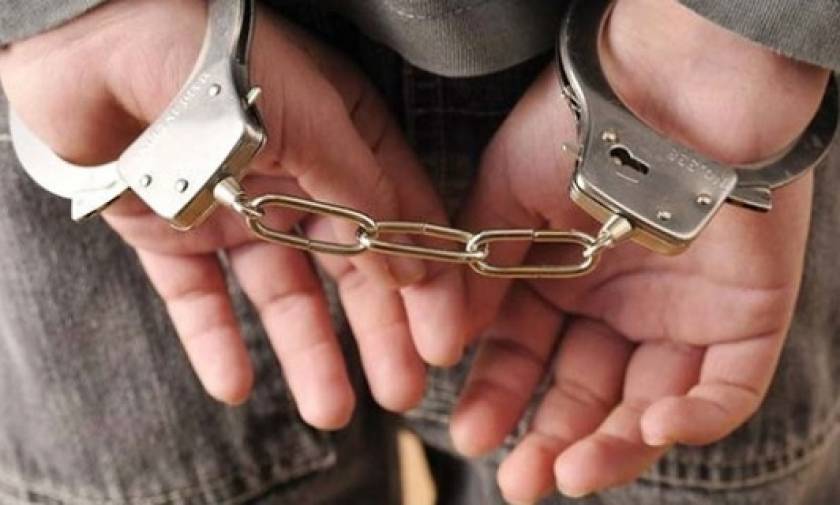 Κόρινθος: Συνελήφθη 29χρονος που είχε ανοίξει περισσότερα από δέκα καταστήματα στην πόλη