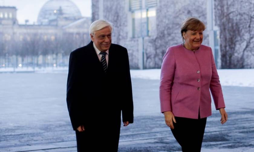 Συνάντηση Παυλόπουλου - Μέρκελ: Η Ελλάδα θα τηρήσει στο ακέραιο τις δεσμεύσεις της