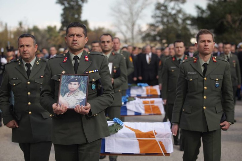 Παραδόθηκαν στην Ελλάδα έξι λείψανα Ελλήνων ηρώων που έπεσαν στην Κύπρο (photo)