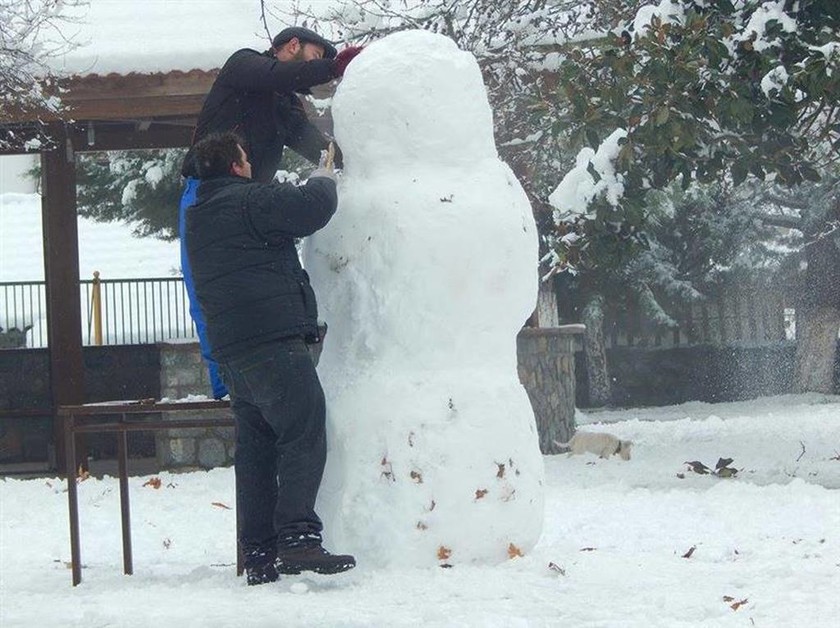Ο μεγαλύτερος χιονάνθρωπος στην Αρκαδία (pics)