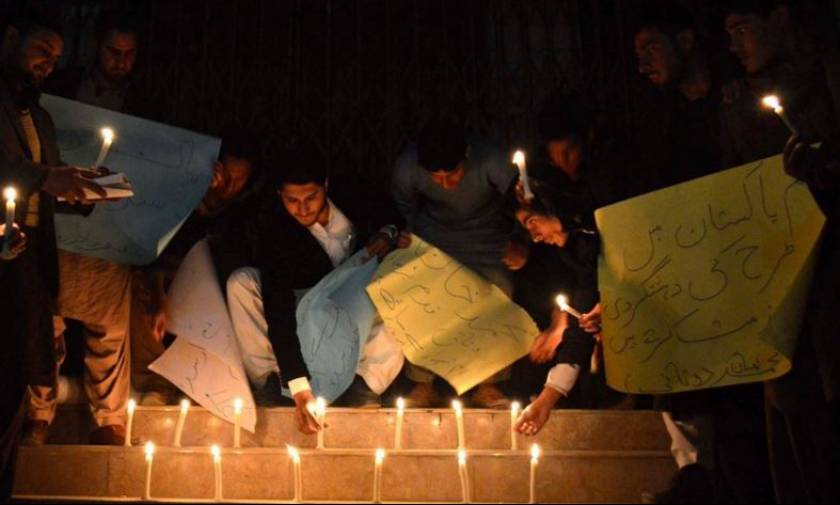 Πακιστάν: Ήρωας καθηγητής θυσιάστηκε για τους μαθητές του (pic+vid)