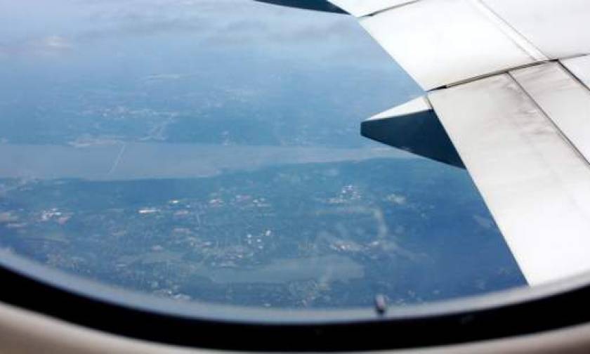 Εσείς ξέρετε γιατί τα παράθυρα των αεροπλάνων είναι στρογγυλά;