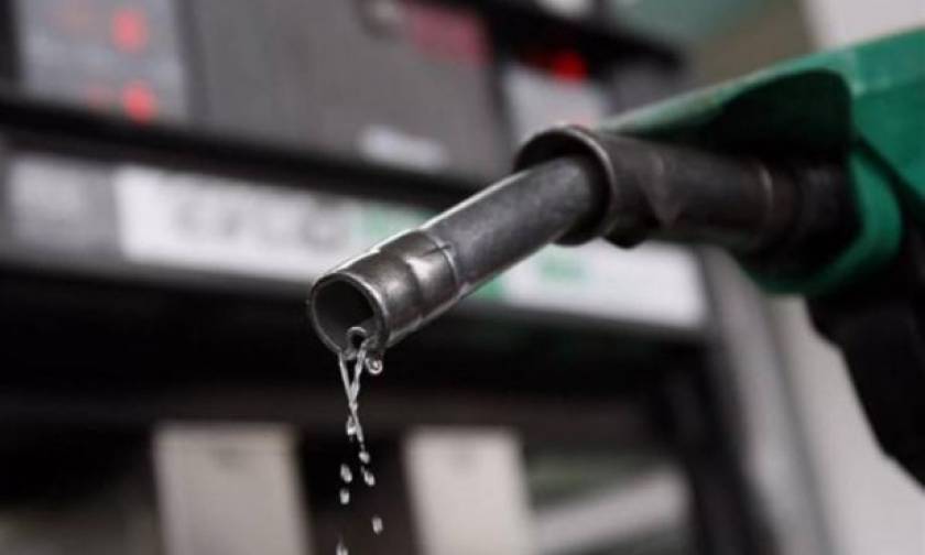Μας δουλεύει το ΥΠΟΙΚ: Δεν παρατηρείται αισχροκέρδεια στη βενζίνη