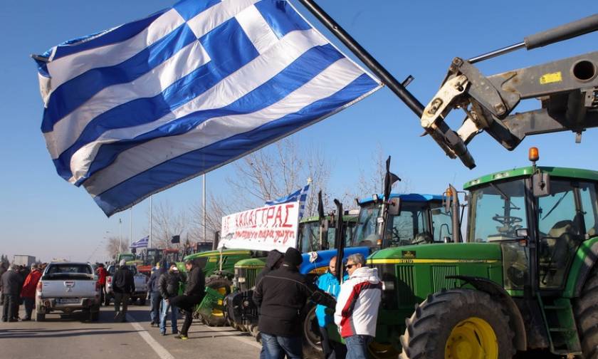 Μπλόκο των αγροτών στην κυβέρνηση - «Κόβουν στα δύο» την Ελλάδα