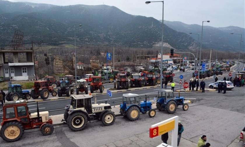 Μπλόκα αγροτών: Πώς θα διεξάγεται το Σάββατο η κυκλοφορία των οχημάτων στα Τέμπη