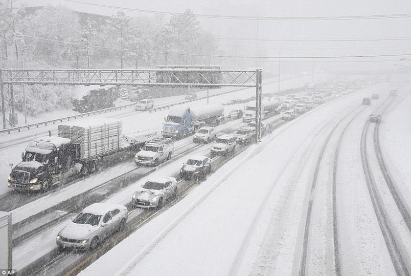 «Snowzilla»: «Συναγερμός» στις ΗΠΑ για την επερχόμενη χιονοθύελλα (pics+vid)