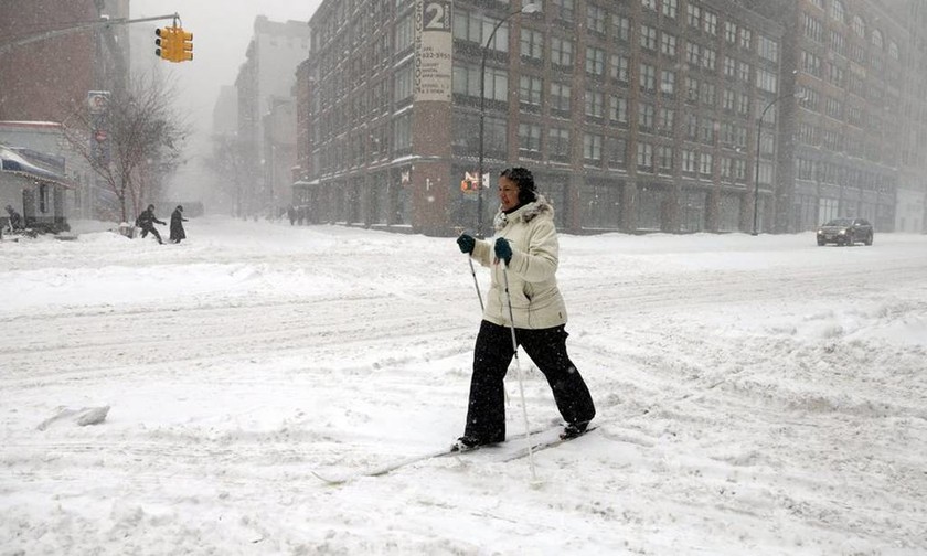 Παραλύουν οι ΗΠΑ σε μία από τις σφοδρότερες χιονοθύελλες στην ιστορία τους (Vids & Pics)