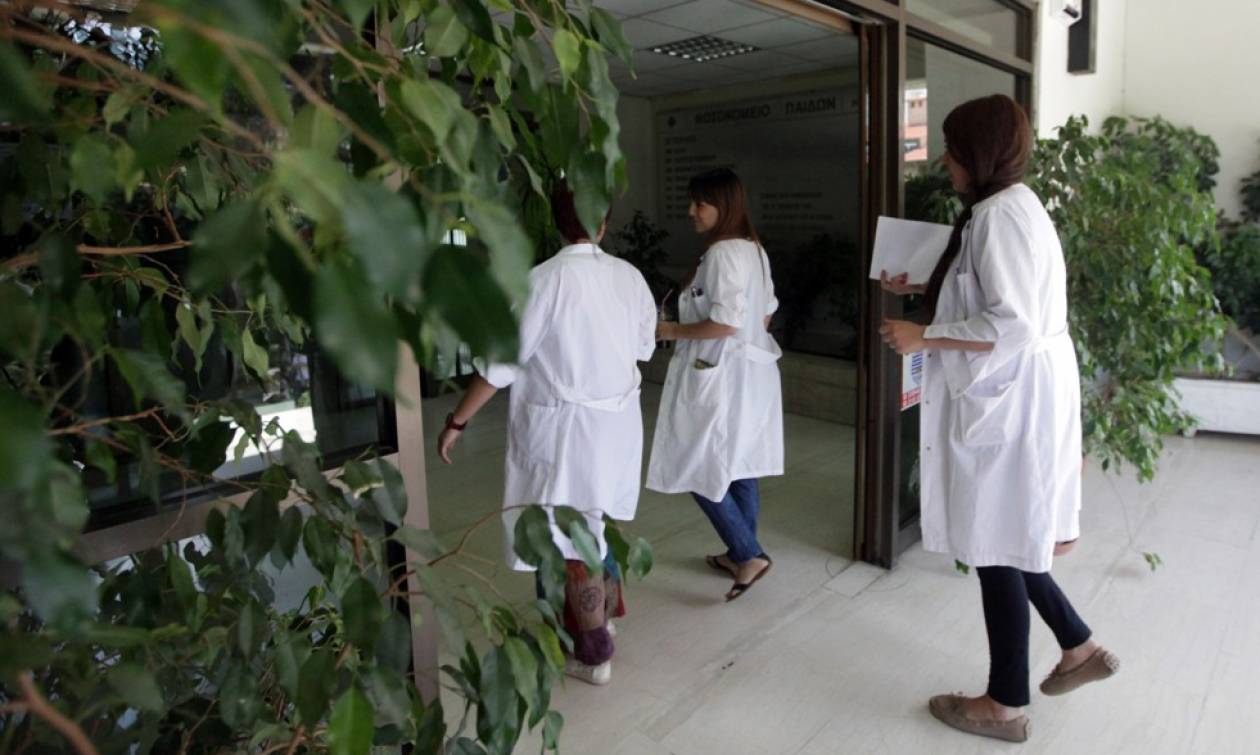 Νοσηλευτές εναντίον βοηθών νοσηλευτών για το «σχέδιο» εξομοίωσής τους