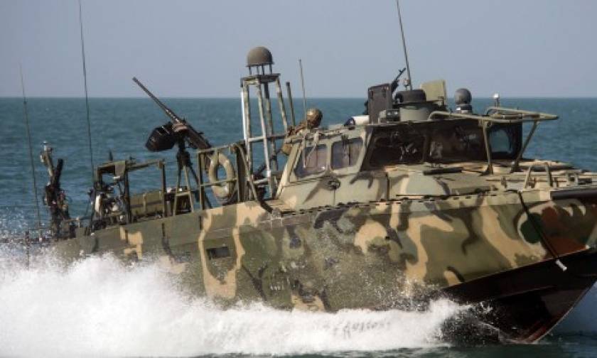 Παρ’ ολίγον θερμό στρατιωτικό επεισόδιο με πολεμικό πλοίο των ΗΠΑ στο Ιράν