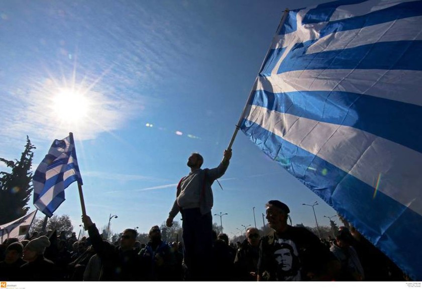 Στην Agrotica οι εξαγριωμένοι αγρότες - Τα τρακτέρ «έκοψαν» στα δύο την Ελλάδα