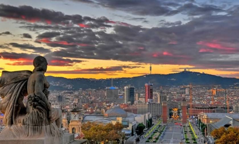 Ισπανία: Νέο ρεκόρ με 68,1 εκατ. τουρίστες το 2015