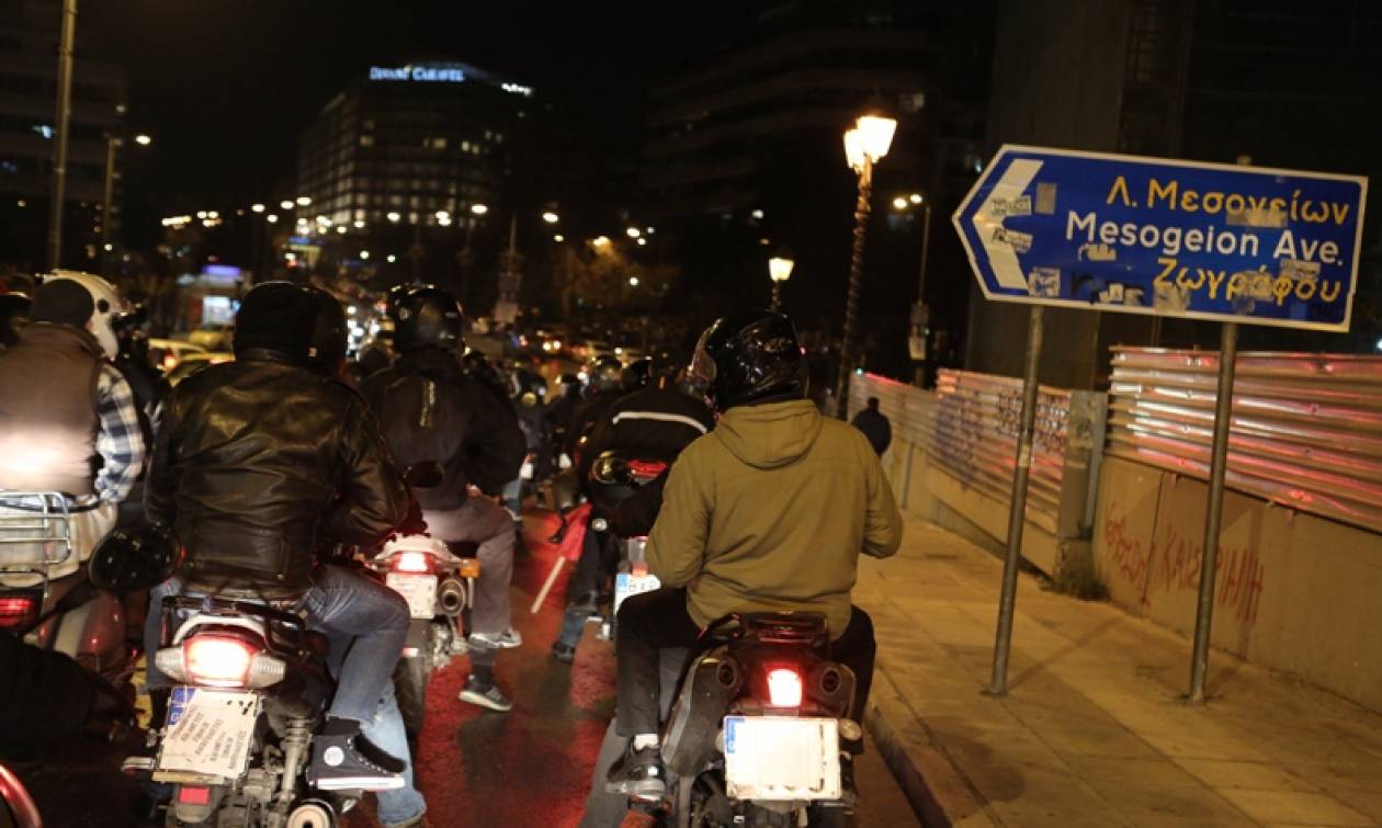 Επίθεση αντιεξουσιαστών στο συγκρότημα ΔΟΛ (photos&video)