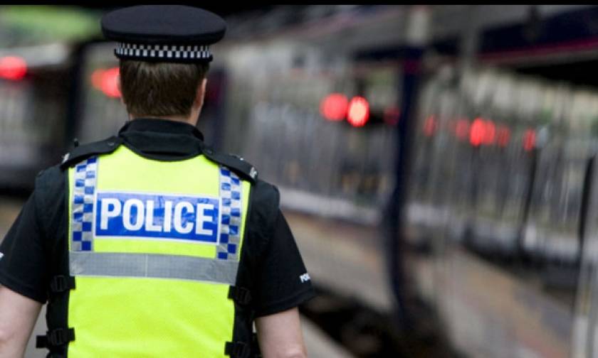 Βρετανία: 9 συλλήψεις για τις συγκρούσεις μεταξύ αντιμεταναστευτικών οργανώσεων και αντιρατσιστών