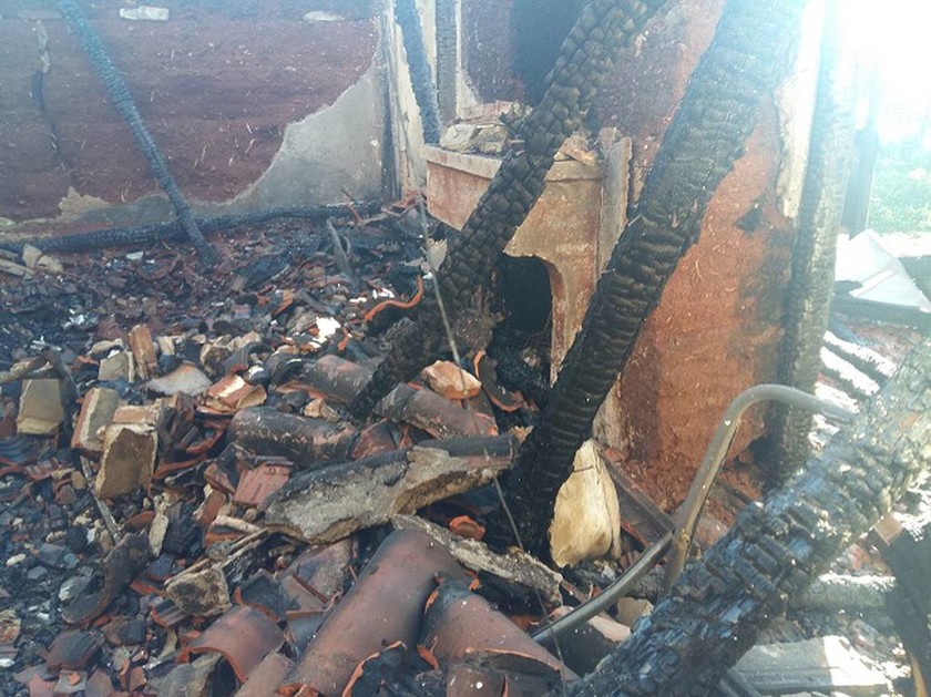 Ασύλληπτη τραγωδία στο Αγρίνιο: Κάηκαν ζωντανοί μέσα στο σπίτι τους (video)