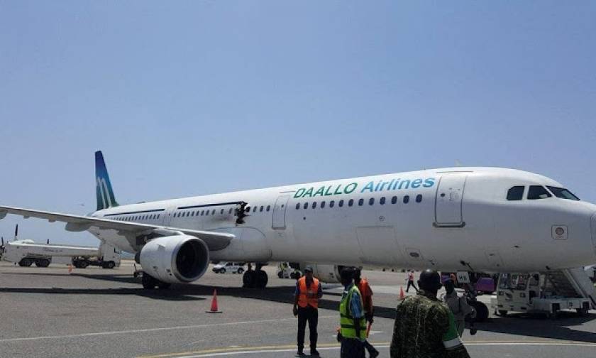 Σομαλία: Τρόμος από έκρηξη σε Airbus λίγα λεπτά μετά την απογείωσή του (pics+vid)