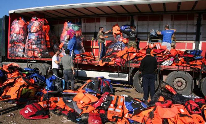 14,000 discarded refugee lifejackets traveling to Berlin for art project
