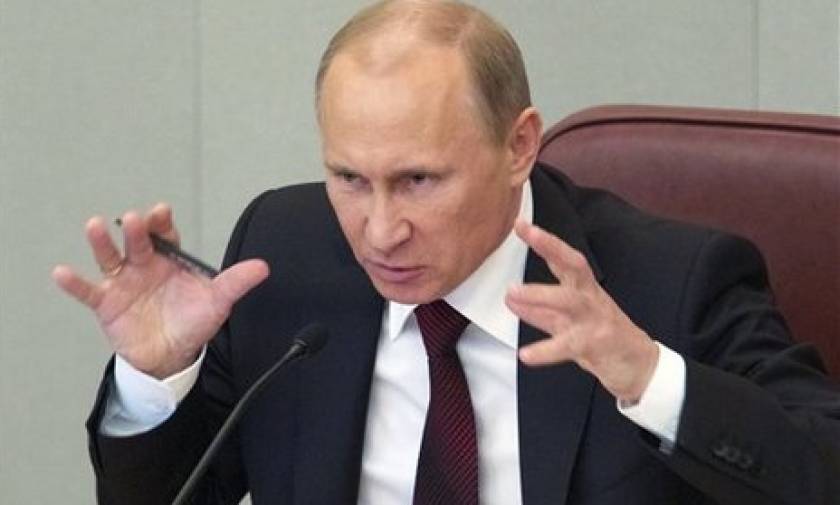Δείτε τον Πούτιν να… αποκεφαλίζει πολιτικό του αντίπαλο! (video+photos)
