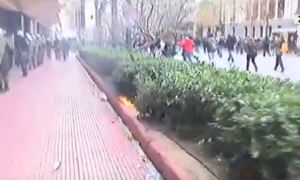 Δείτε live – Σοβαρά επεισόδια στο κέντρο της Αθήνας