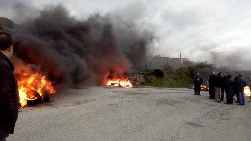 Ένταση και πάλι στην Κω- Φωτιές άναψαν οι κάτοικοι που δεν θέλουν τα hotspot στο νησί  (photos)