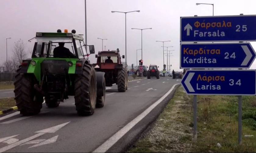 Μπλόκα αγροτών: Κανονικά η κυκλοφορία των οχημάτων στον κόμβο Καρδίτσας
