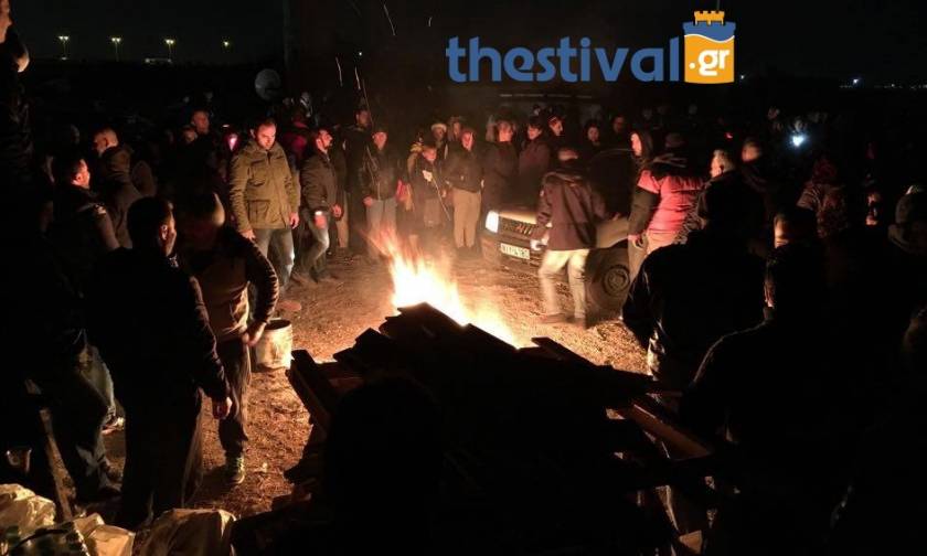 Θεσσαλονίκη: Συγκέντρωση διαμαρτυρίας για το κέντρο μετεγκατάστασης προσφύγων (pics&vid)