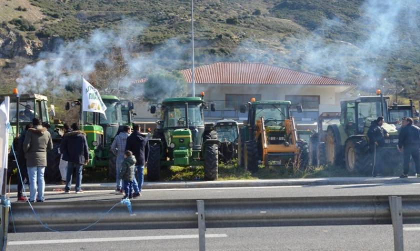Κινητοποίηση αγροτών: Δεν κατεβαίνουν στην Αθήνα, Τέμπη και Προμαχώνας