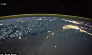 Εντυπωσιακό βίντεο: «Συγχορδίες» αστραπών όπως φαίνονται απ’ το διάστημα