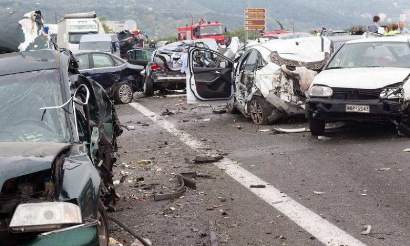 Συγκλονιστικά στοιχεία: Πέντε νεκροί και 60 τραυματίες κάθε μέρα από τροχαία στην Ελλάδα