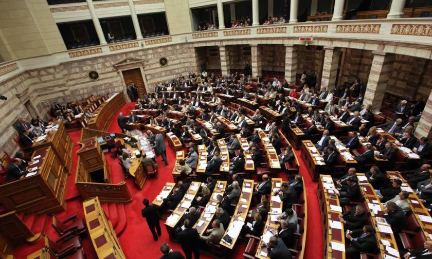 Βουλή: Υπερψηφίστηκε η τροπολογία για τα «κόκκινα δάνεια»