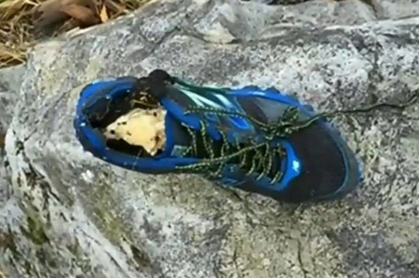Φρικιαστικό μυστήριο στον Καναδά: Ξεβράστηκαν 16 παπούτσια με κομμένα πόδια! (photos)