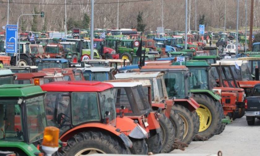 Μπλόκα αγροτών: Κλιμακώνουν τις κινητοποιήσειες τους οι αγρότες στα Τέμπη και την Νίκαια