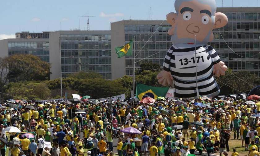 Βραζιλία: Συγκρούσεις μεταξύ υποστηρικτών και πολεμίων του πρώην προέδρου Λούλα ντα Σίλβα