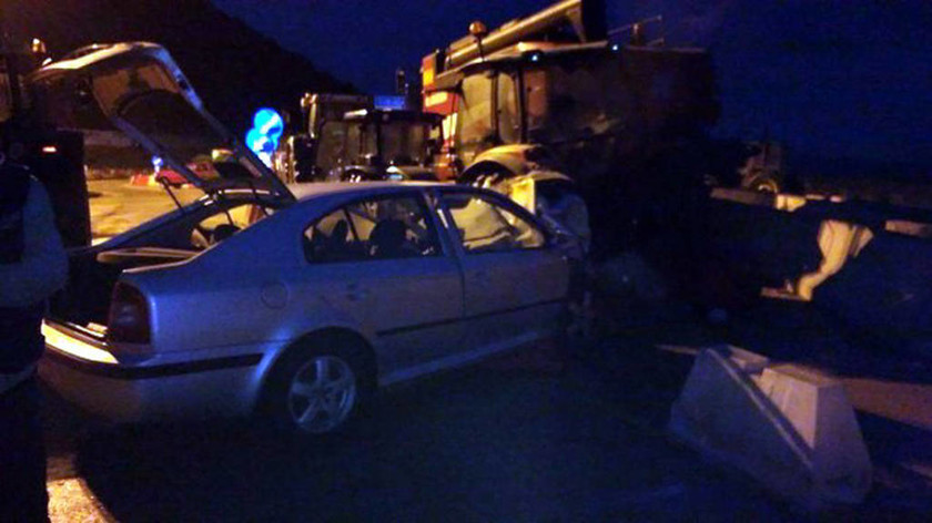 Όχημα με ναρκωτικά συγκρούστηκε με τρακτέρ στο μπλόκο Κεφαλόβρυσου (pics)