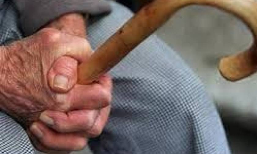 Εφιάλτης για 77χρονο στα Εξάρχεια