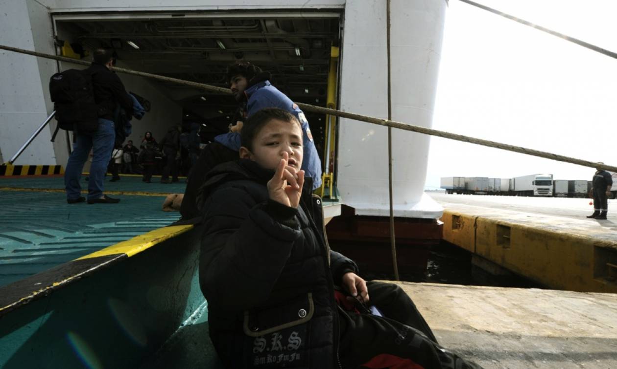 Τούρκοι αρπάζουν παιδιά προσφύγων στο Αιγαίο, «εισβάλλουν» στο Καστελόριζο και το Μαξίμου αισιοδοξεί
