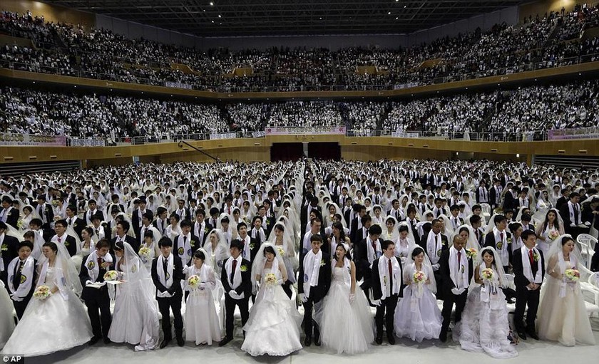 Μαζικός γάμος 3.000 ζευγαριών στην Ν. Κορέα (pics+vid)