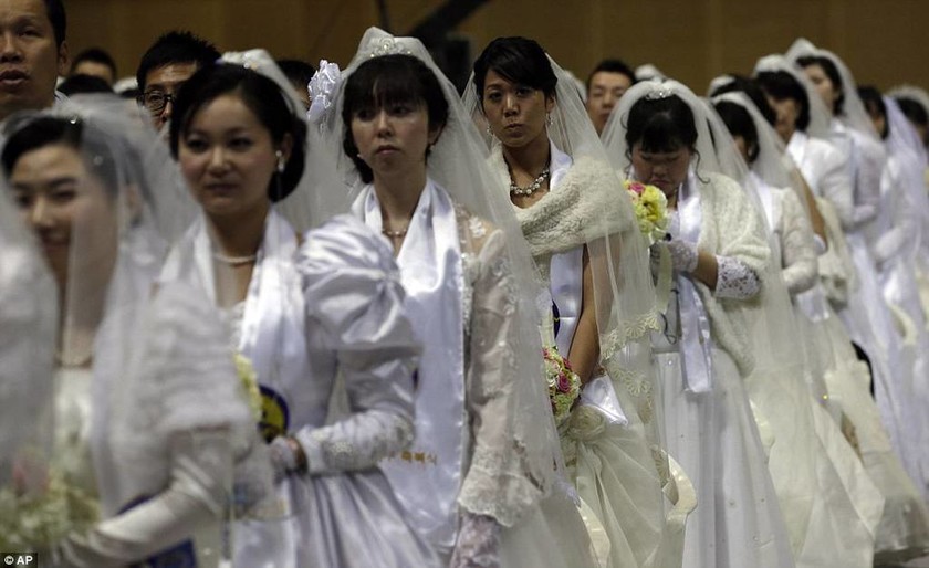 Μαζικός γάμος 3.000 ζευγαριών στην Ν. Κορέα (pics+vid)