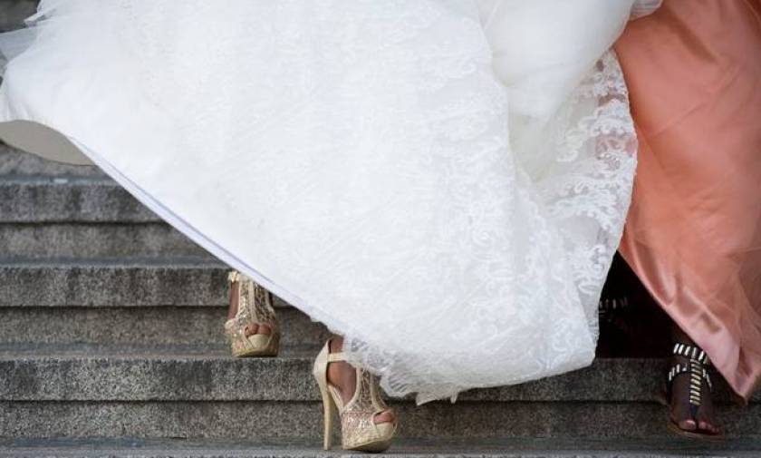 Αυξάνονται τα σύμφωνα συμβίωσης, μειώνονται οι θρησκευτικοί γάμοι