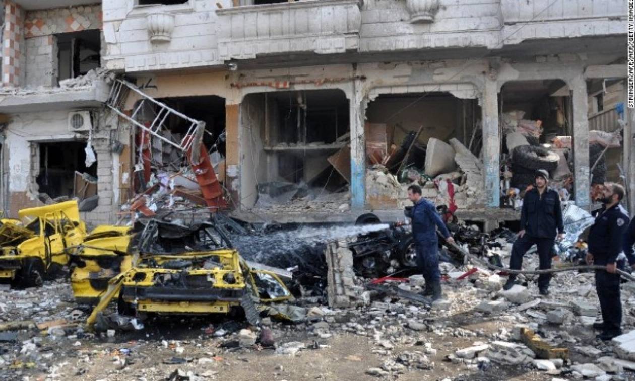 Στους 57 οι νεκροί των βομβιστικών επιθέσεων στη Χομς -  Το ISIS ανέλαβε την ευθύνη (vid)
