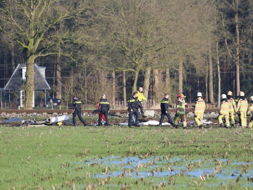 Εκτροχιασμός επιβατικής αμαξοστοιχίας στην Ολλανδία – Δύο νεκροί, δεκάδες τραυματίες (pics & vids)